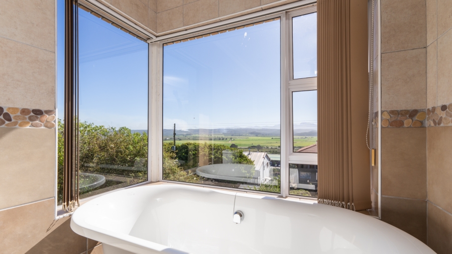 3 Bedroom Property for Sale in Fraaiuitsig Western Cape